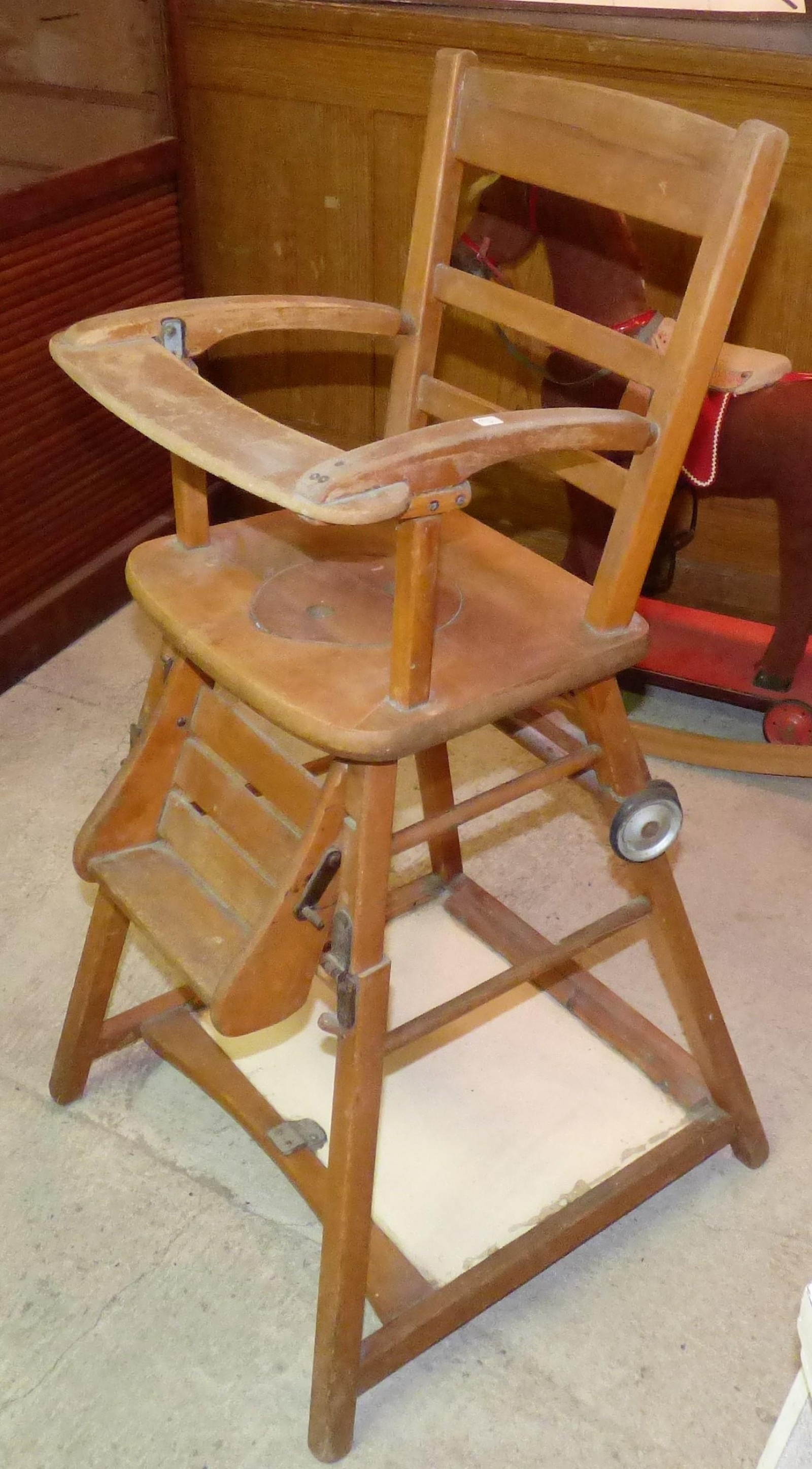 Holz Kinderstuhl, 2030er Historische Bauelemente