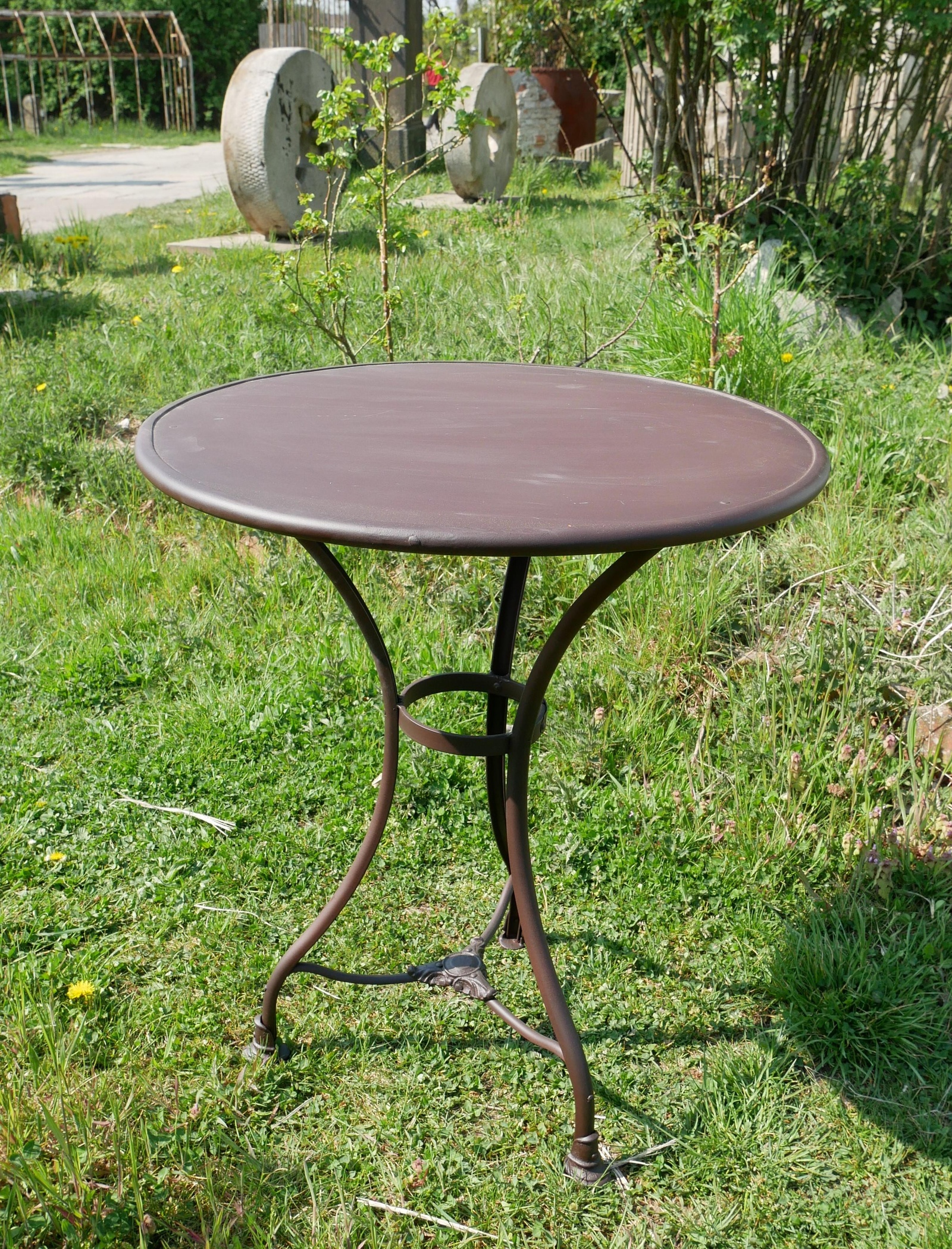 Kleiner Französischer Gartentisch/ Bistrotisch antikbraun