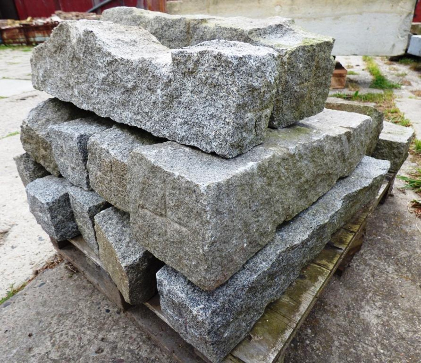 Kleiner Grenzstein Granit Historische Bauelemente Jetzt online