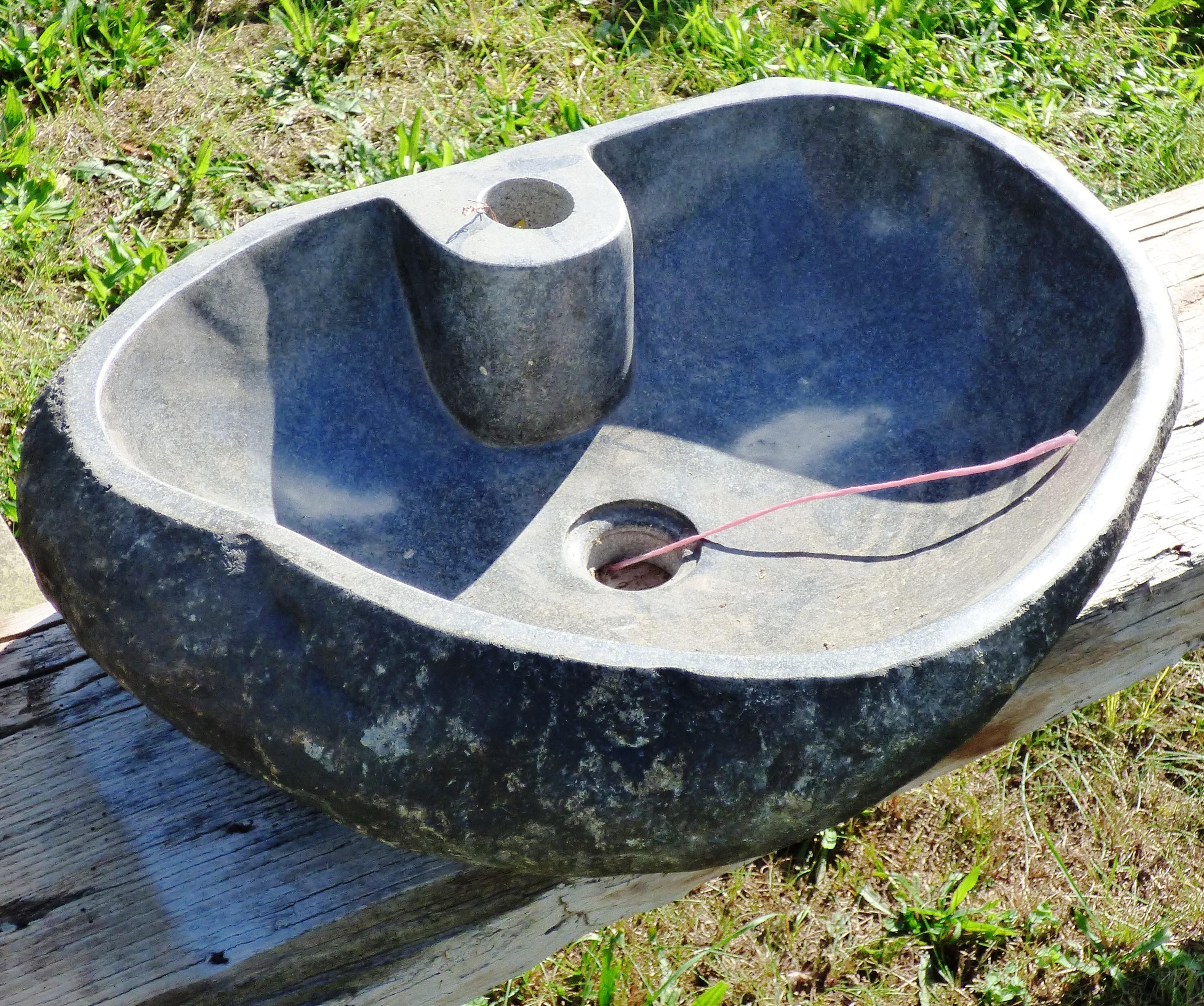 Garten Waschbecken aus Flusskiesel Historische
