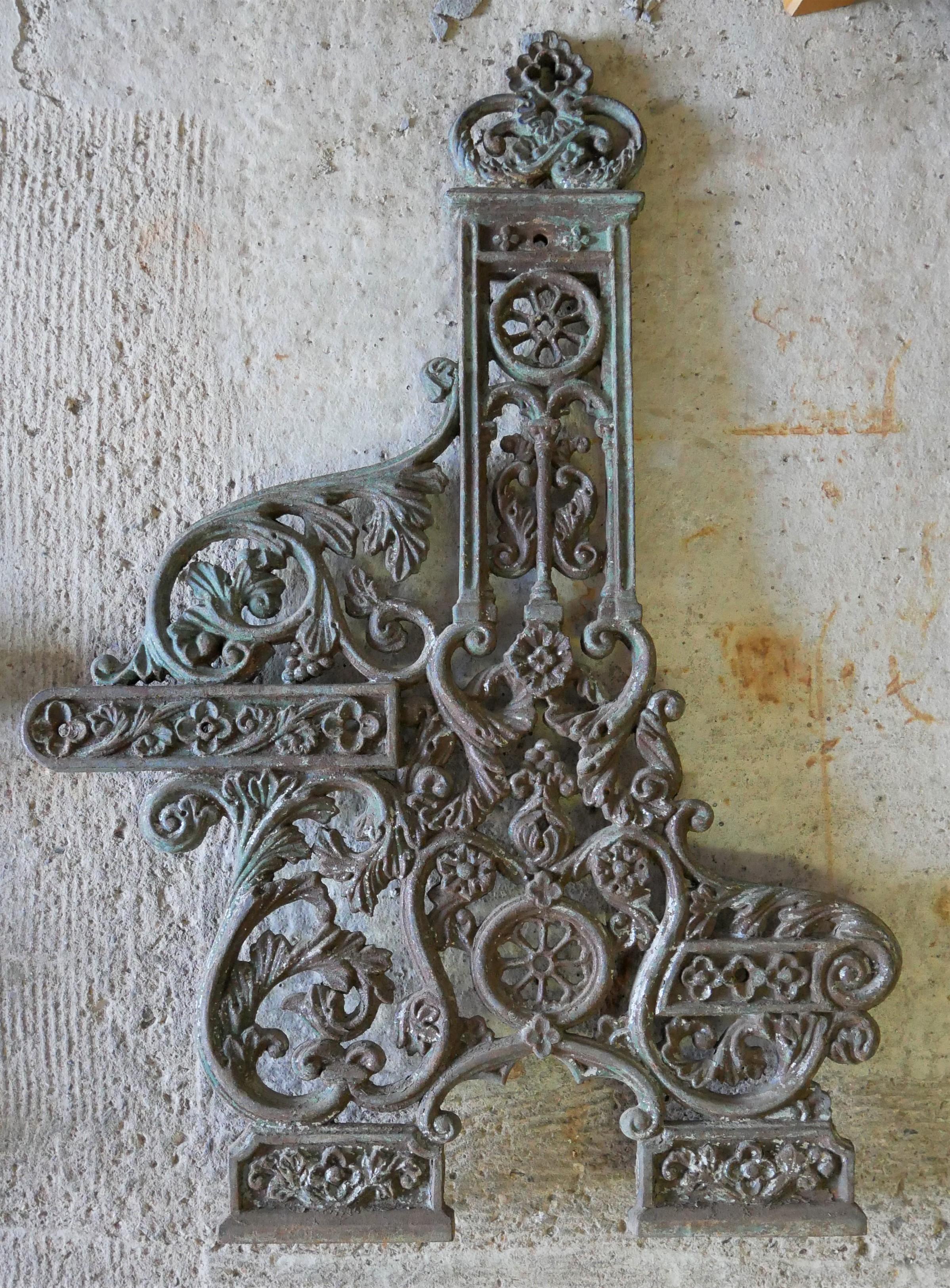 Paar gusseiserne Konsolen/ Bankfüße | Historische Bauelemente | Jetzt