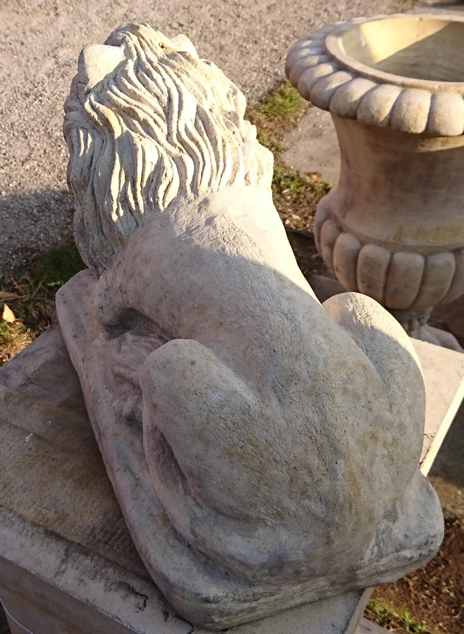 Löwenstatue liegend - Klein Linksblick | Historische ...